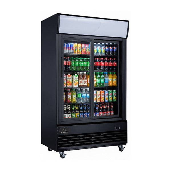 Glaskühlschrank mit 2 Schiebetüren, befüllt mit verschiedenen Getränken wie Softdrinks, Säften und Wasserflaschen für Kiosk, Tankstelle und Gastronomie.